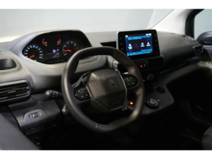 Peugeot Partner Van 1.5 HDI 130 hp Aut. Carplay/ Camera/ PDC/ Cruise/ Airco