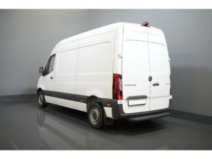 Mercedes-Benz Sprinter Van 211 Aut. L2H2 3t GVW/ 18