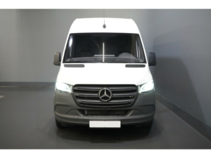 Mercedes-Benz Sprinter Van 211 Aut. L2H2 3t GVW/ 18