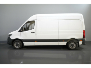 Mercedes-Benz Sprinter Van 211 Aut. L2H2 3t GVW/ 18