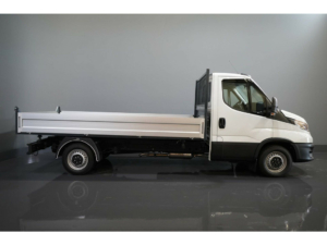 Iveco Daily Kipper 300 KM!! 3.0 180 pk 3 Zijde Kipper/ kieper/ Tipper/ 3.5T trekverm./ Open laadbak/ dreiseiten/ Pritsche 3.0 180 pk 3 Zijde Kipper