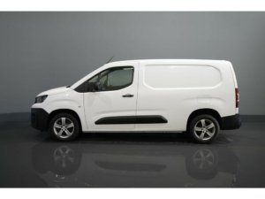 Peugeot Partner Van 1.5 HDI 130 hp Aut. L2 Long 3pers./ Stand heater/ Seatverw./ Carplay/ Camera/ PDC/ LMV/ Cruise/ Towbar/ Airco