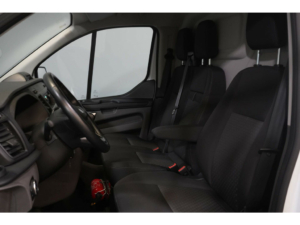 Ford Transit Custom Van 2.0 TDCI 130 hp L2 2.8t Towingverm./ Windshield verw./ Cruise/ PDC V+A/ DAB