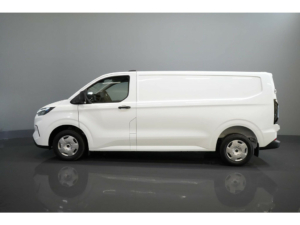 Ford Transit Custom Van 2.0 TDCI 136 hp L2 5 years/ 200,000km GUARANTEE!/ 2.7T Towingverm./ Loadspace package/ LED/ Climate/ Verw.Voorruit/ Carplay/ Camera/