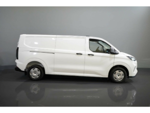 Ford Transit Custom Van 2.0 TDCI 136 hp L2 5 years/ 200,000km GUARANTEE!/ 2.7T Towingverm./ Loadspace package/ LED/ Climate/ Verw.Voorruit/ Carplay/ Camera/