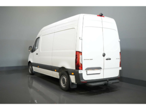 Mercedes-Benz Sprinter Van 211 Aut. L2H2 LED/ Stand heater/ Seat heating/ Carplay/ Camera/ Cruise/ Towing hook/ Air conditioning