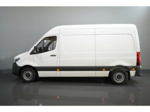 Mercedes-Benz Sprinter Van 211 Aut. L2H2 LED/ Stand heater/ Seat heating/ Carplay/ Camera/ Cruise/ Towing hook/ Air conditioning