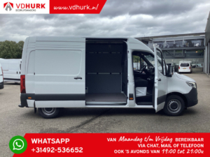 Mercedes-Benz Sprinter Van Aut. L2H2 LED/ Carplay/ Calefacción de pie/ 3t GVW/ Crucero/ Cámara/ Calefacción de asiento/ Barra de remolque/ Aire acondicionado.