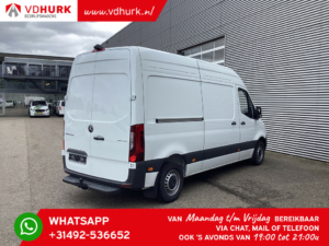 Mercedes-Benz Sprinter Van Aut. L2H2 LED/ Carplay/ Calefacción de pie/ 3t GVW/ Crucero/ Cámara/ Calefacción de asiento/ Barra de remolque/ Aire acondicionado.