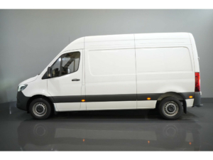 Mercedes-Benz Sprinter Van 211 Aut. L2H2 LED/ Carplay/ Stand heater/ 3t GVW/ Cruise/ Camera/ Seat heating/ Tow bar/ Air conditioning