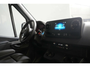 Mercedes-Benz Sprinter Van 211 Aut. L2H2 LED/ Carplay/ Chauffage au sol/ PTAC 3t/ Croisière/ Caméra/ Sièges chauffants/ Barre de remorquage/ Climatisation