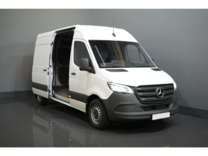 Mercedes-Benz Sprinter Van 211 Aut. L2H2 LED/ Carplay/ Chauffage au sol/ PTAC 3t/ Croisière/ Caméra/ Sièges chauffants/ Barre de remorquage/ Climatisation