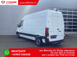 Mercedes-Benz Sprinter Furgón Aut. L2H2 LED/ Calefacción de pie/ Calefacción de asiento/ Carplay/ Cámara/ Cruise/ Gancho de remolque/ Aire acondicionado.