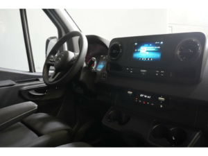 Mercedes-Benz Sprinter Van 211 Aut. L2H2 LED/ Chauffage au sol/ Sièges chauffants/ Carplay/ Caméra/ Croisière/ Crochet d'attelage/ Climatisation