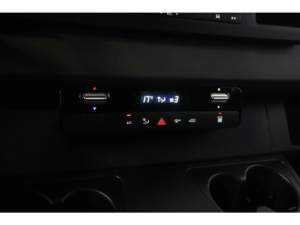 Mercedes-Benz Sprinter Van 211 Aut. L2H2 LED/ Chauffage au sol/ Sièges chauffants/ Carplay/ Caméra/ Croisière/ Crochet d'attelage/ Climatisation