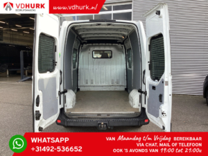 Vauxhall Movano Фургони 2.3 CDTI L2H2 2х розсувні двері / 2.5т буксирний пристрій / 270 гр. Двері / Бокові панелі / Кондиціонер / Bluetooth