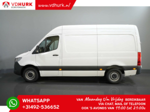 Mercedes-Benz Sprinter Bestelbus 317 CDI Aut. L2H2 3.5T Trekhaak./ Carplay/ Navi/ Cruise/ Camera