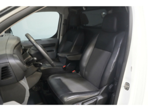 Opel Vivaro Van 2.0 CDTI 150 ch L3 Carplay/ Sièges chauffants/ PDC V+A/ Cruise/ 2.5T capacité de remorquage