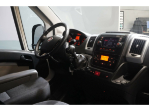 Fiat Ducato Van 2.3 MJ 120 CV L2 Clima/ Cámara/ Crucero/ LMV/ Navi/ Gancho de remolque