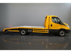 Iveco Daily Autotransporter 3.0 180 CV Autotransporter/ Drive-up remolque/ Autoambulancia/ Abschleppwagen/ Adapt.Cruise/ Suspensión neumática/ 3.5t Remolque Verm.