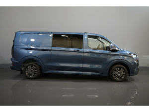 Ford Transit Custom Van 2.0 TDCI 150 hp L2 LIMITED DC Double Cab/ Elec. Barre d'attelage/ Croisière adaptative/ 2 portes coulissantes/ Caméra/ LMV