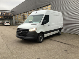 Mercedes-Benz Sprinter Van 317 CDI Aut. L2H2 Facelift/ 3.5t Towbar/ Camera/ Panelled/ Cruise/ Step/ Gev. seat