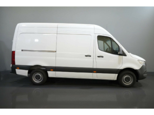 Mercedes-Benz Sprinter Van 317 CDI Aut. L2H2 Facelift/ 3.5t Anhängerkupplung/ Kamera/ Verkleidet/ Cruise/ Trittstufe/ Gev. Sitz