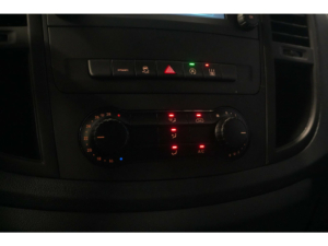 Mercedes-Benz Vito Van 119 CDI Aut. Chauffage d'appoint/ Intérieur/ LED/ Sièges chauffants/ CarPlay/ Caméra/ Navi/ LMV/ Croisière/ PDC/ Crochet d'attelage