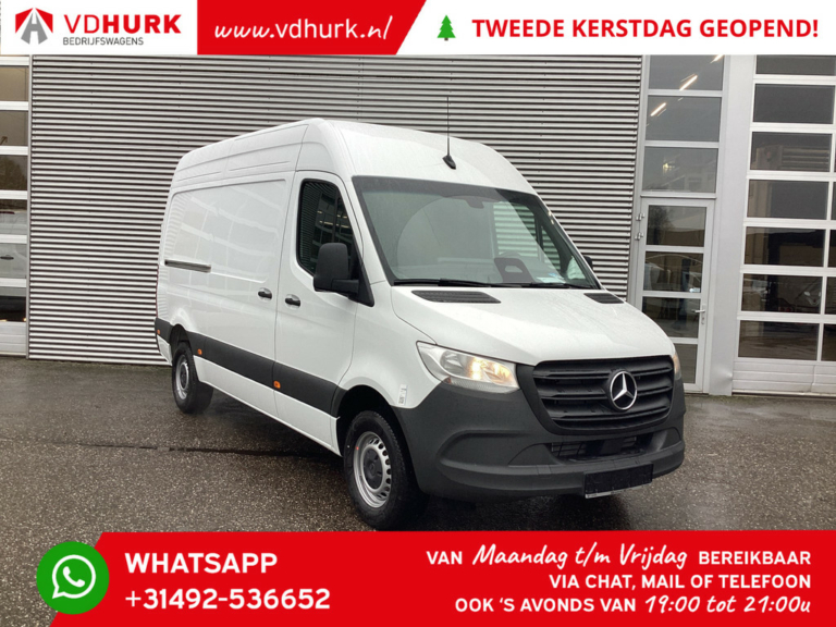 Mercedes-Benz Sprinter Van 317 CDI Aut. L2H2 Facelift/ 3.5t Trekverm./ Panelled/ Camera/ Cruise/ Towbar/ Steps